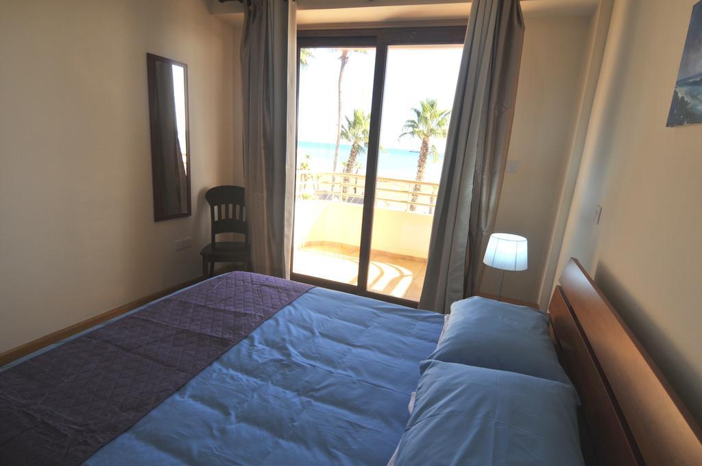 Ithaki Phinikoudes Apartment No. 202 Larnaca Oda fotoğraf